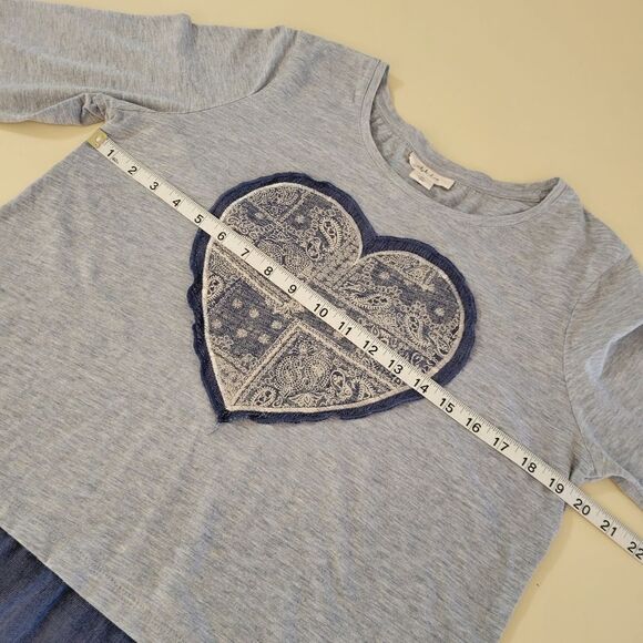 Style & Co. Women's Heart Trimmed Gray with Navy Casual Long Sleeve Pullover Top - Picture 3 of 14